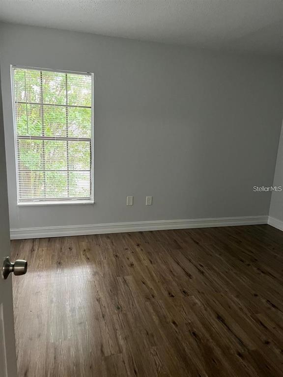 Building Photo - 1805 Crystal Grove Dr