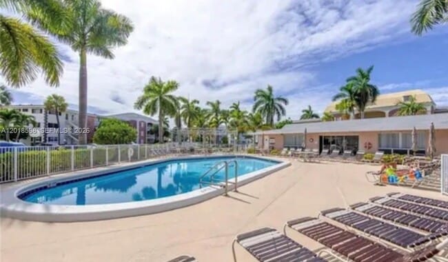 Building Photo - 440 Paradise Isle Blvd