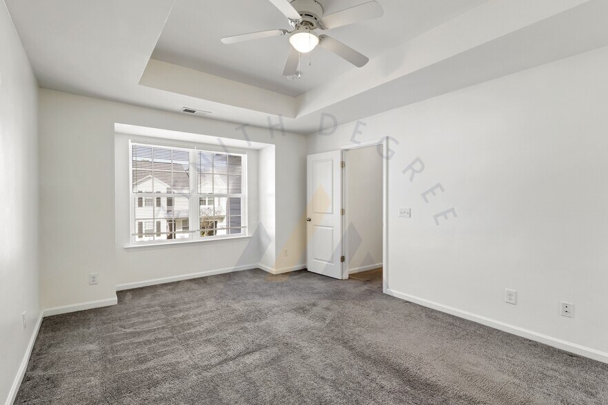 Building Photo - 206 Plumgrass Way