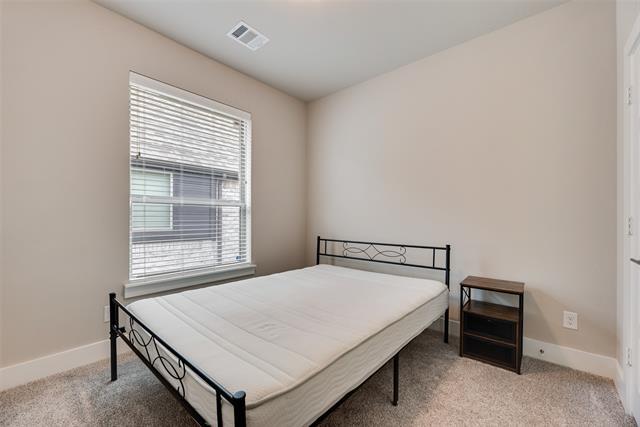 Building Photo - 5016 De Berry Ln