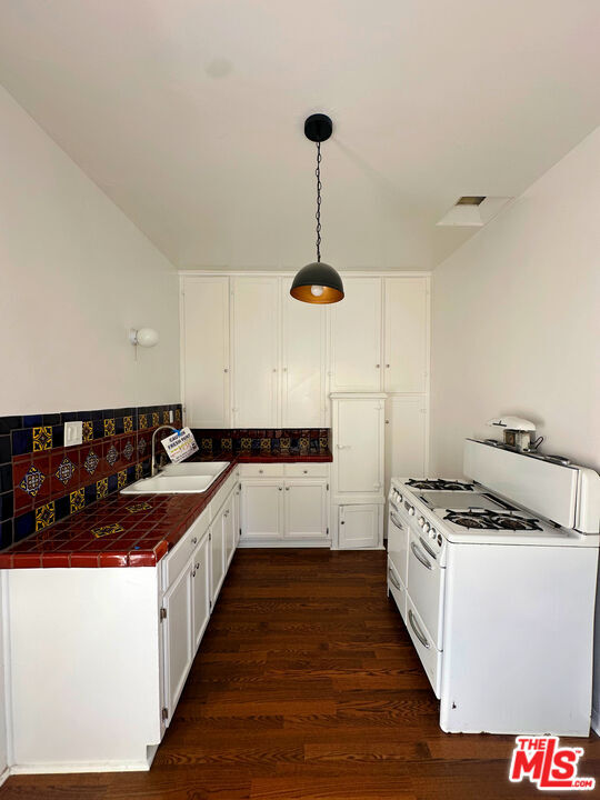 Building Photo - 4237 Garthwaite Ave