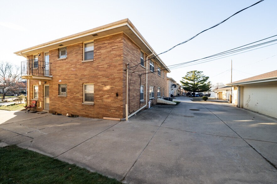 Building Photo - 7210 W Oklahoma Ave