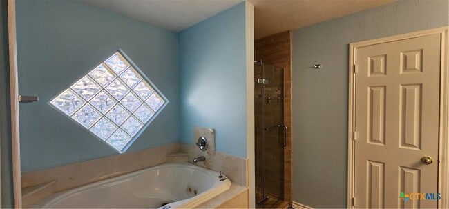 Building Photo - 4509 Twin Oaks Cir