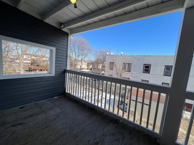 Building Photo - 2121 13th Ave S
