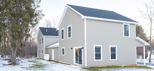 Building Photo - 10 Cottage St