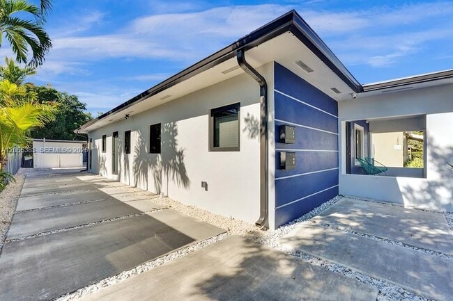Building Photo - 1405 N Andrews Ave