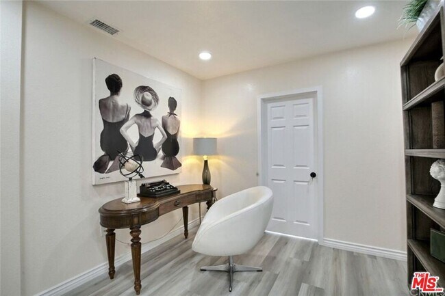 Building Photo - 4014 Verdugo View Dr