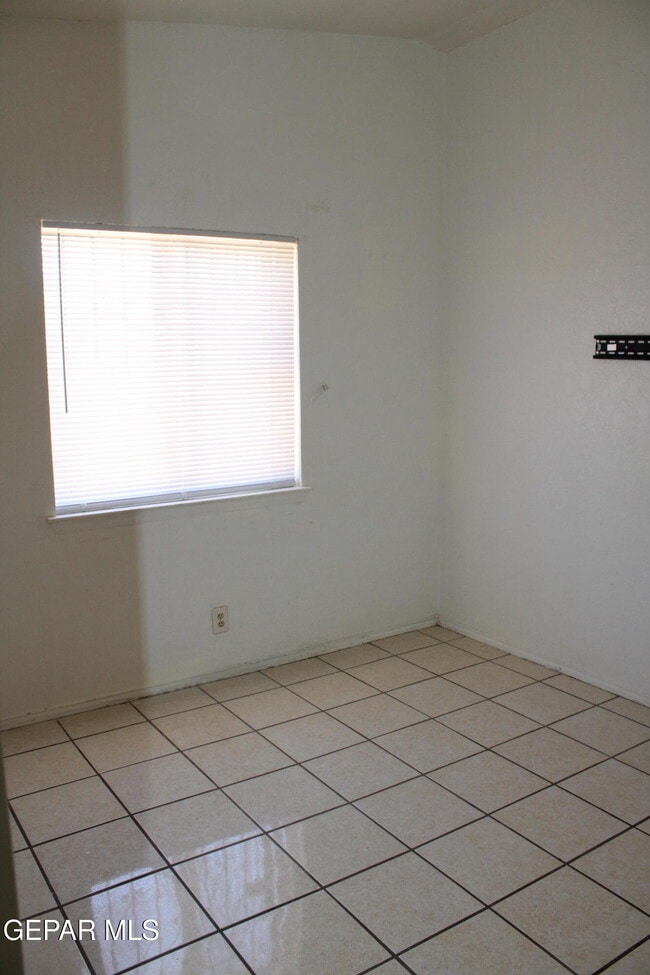 Building Photo - 10736 Obsidian St