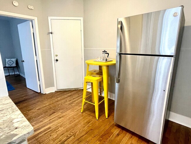 Building Photo - 2117 Maury Ave