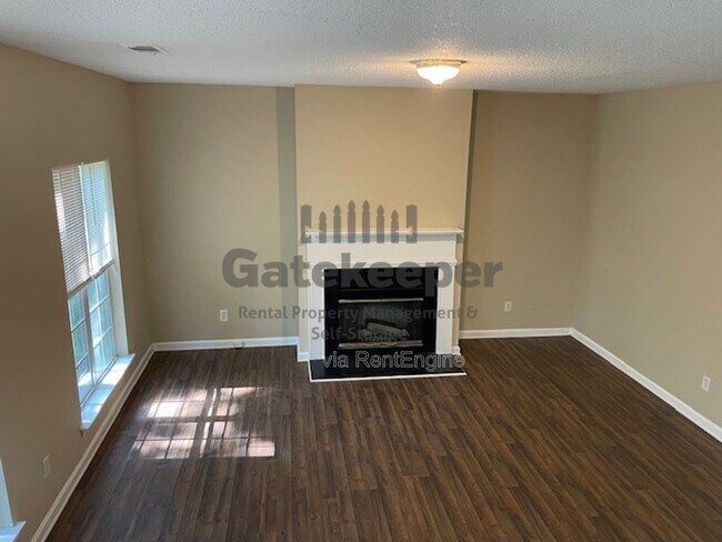 Building Photo - 10564 Village Landing