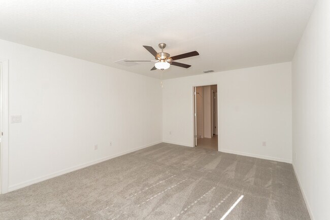 Building Photo - 4019 84th Ct E