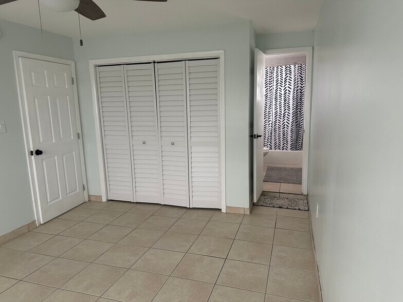 Bedroom - 1026 White St