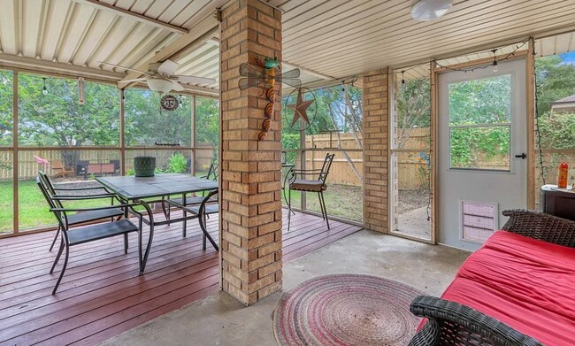 Building Photo - 3812 Brockhampton Dr