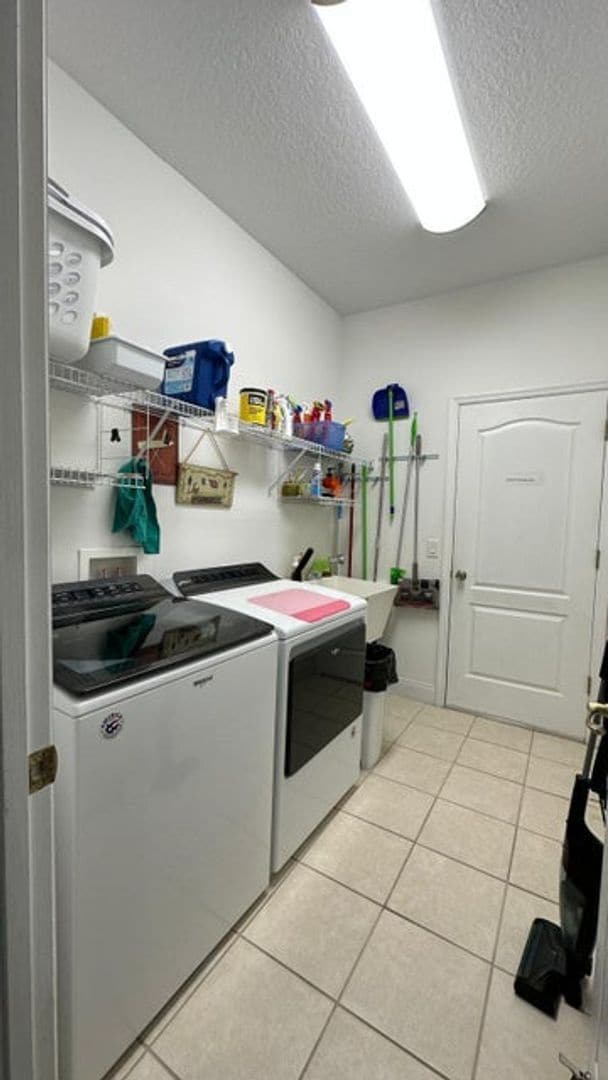 Building Photo - 412 Waterside Cir