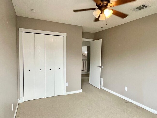 Building Photo - 15029 Wells Port Dr