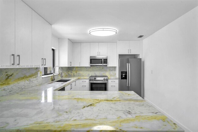 Building Photo - 3980 SW 121st Ave
