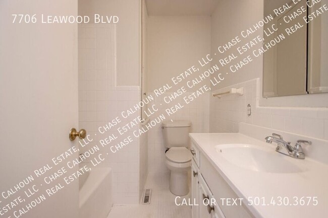 Building Photo - 7706 Leawood Blvd