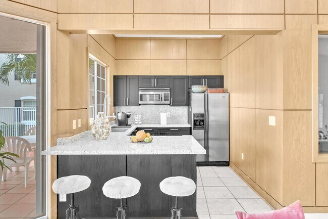 Building Photo - 2890 N Oakland Forest Dr