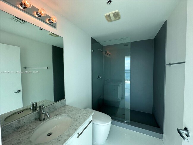 Building Photo - 888 Biscayne Blvd