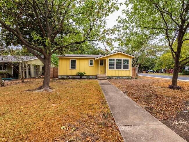Building Photo - 4500 Mt Vernon Dr