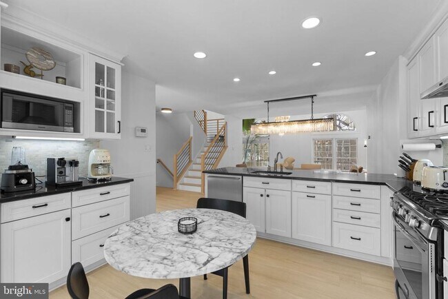 Building Photo - 11433 Heritage Oak Ct