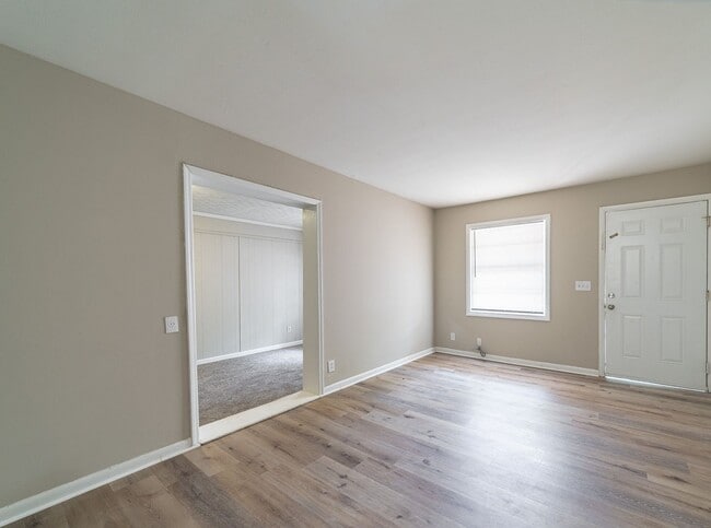 Building Photo - Coming Soon! Spacious 3 Bedroom 1 Bath!