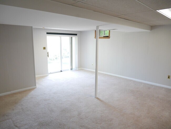 Building Photo - Your Next Home Awaits! Single Family Home ...