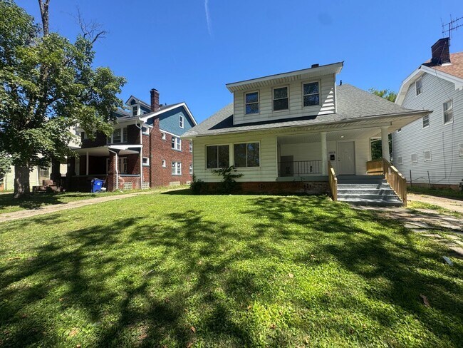 Building Photo - 3445 East Blvd