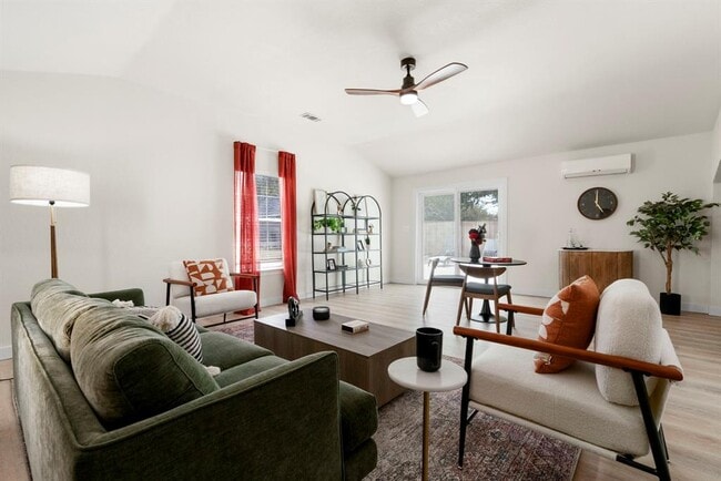 Building Photo - 5313 Wellington Dr