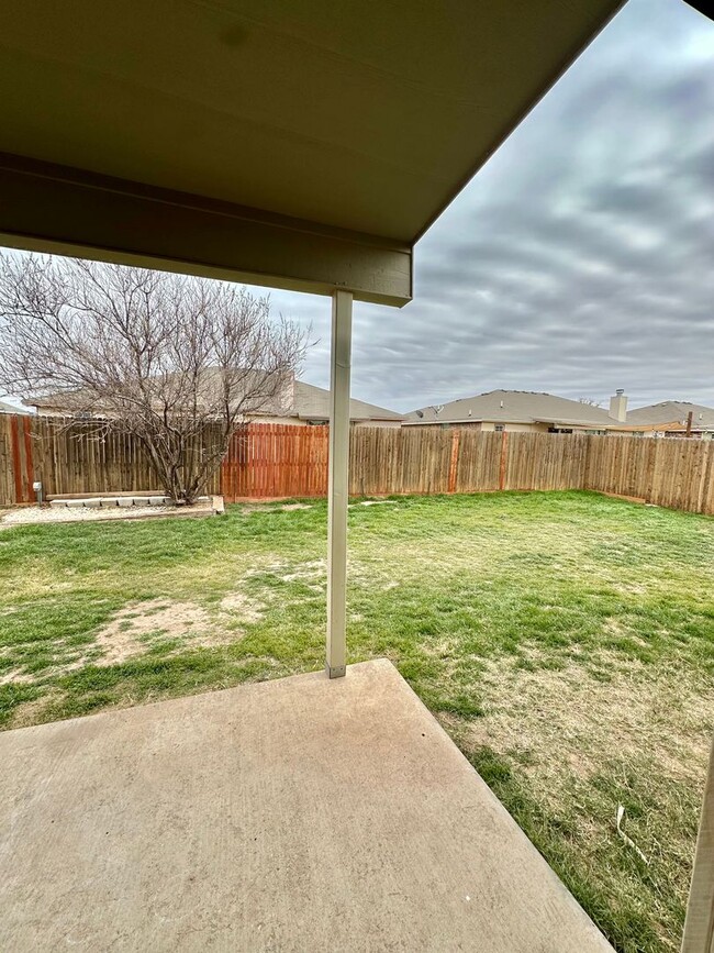 Building Photo - COMING MARCH 2026- 4-Bedroom Home in Paulann w/ Solar Panels!