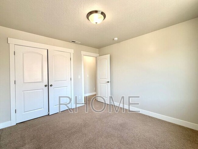 Building Photo - 4102 W 1800 N