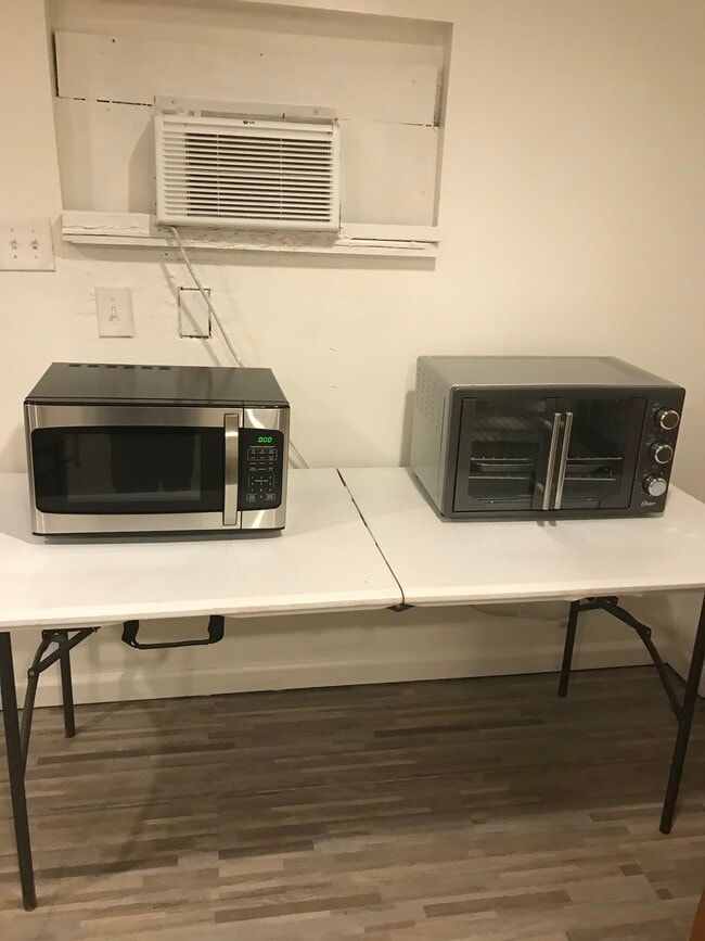 Building Photo - 520 Kingsley Rd SW