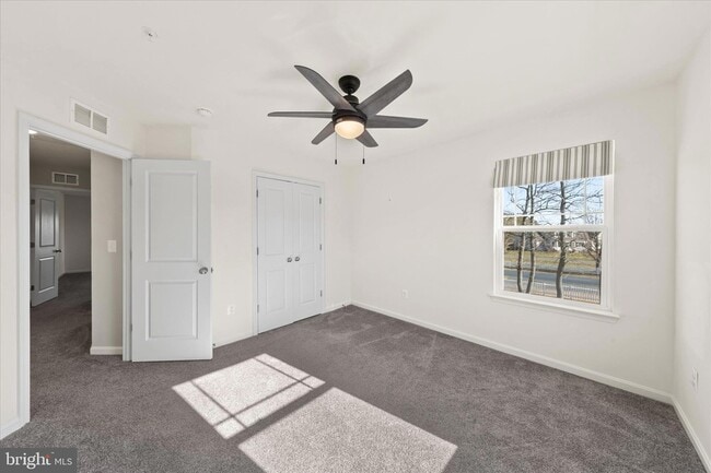 Building Photo - 5559 Trafalgar Cir