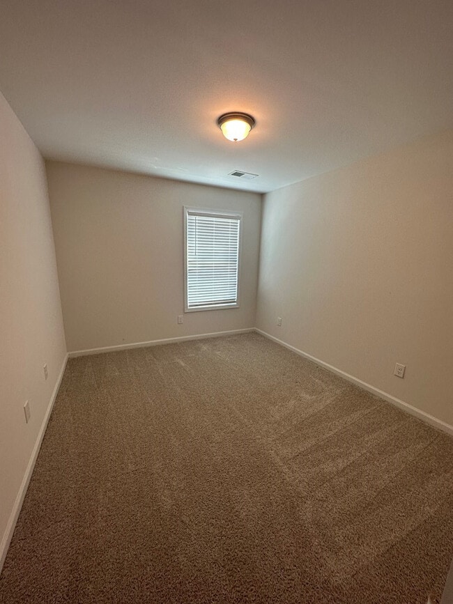 Building Photo - 1853 Ruger Dr