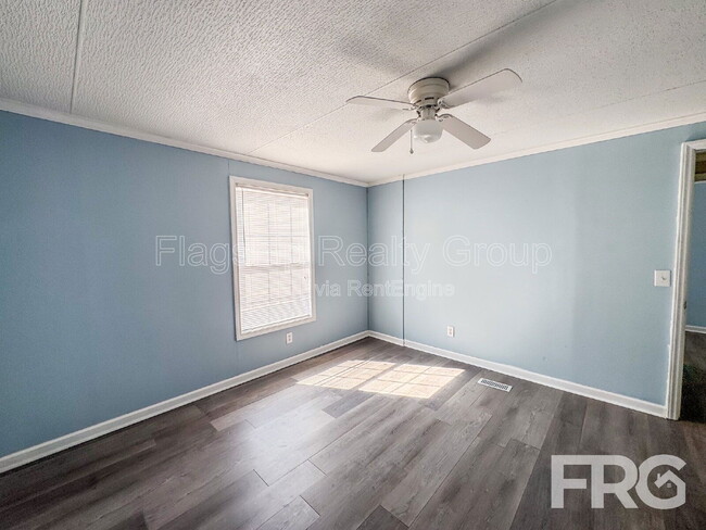 Building Photo - 2057 Oakley Rd