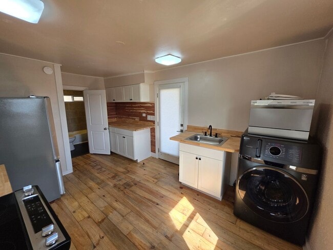 Building Photo - Newly Remodeled Home in Spokane