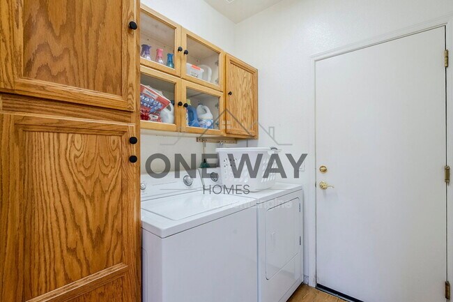 Building Photo - 4269 E Cassia Ln