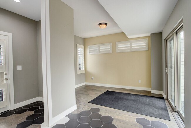 Building Photo - 4 Bedroom 3 Bath With Tons of Character Ne...