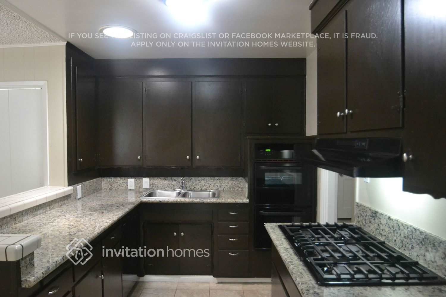 Building Photo - 13139 Archwood St