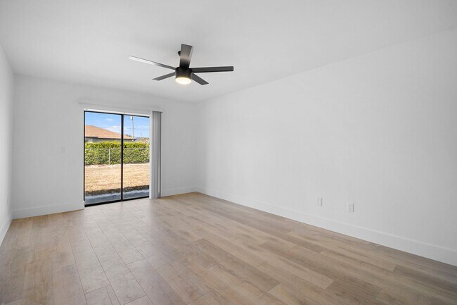 Building Photo - ****SPECIAL 2 WEEKS FREE****  Move-In Ready Cape Coral Home – Newly Remodeled Interior