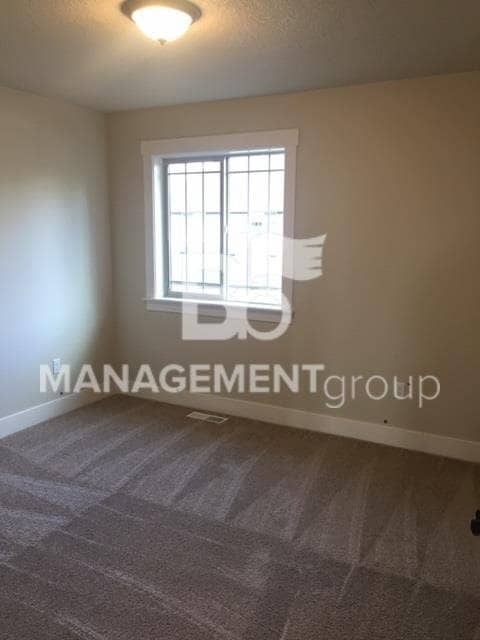 Building Photo - Beautiful Home in Bethany/NW Portland with Full access to Pool & Rec Center!