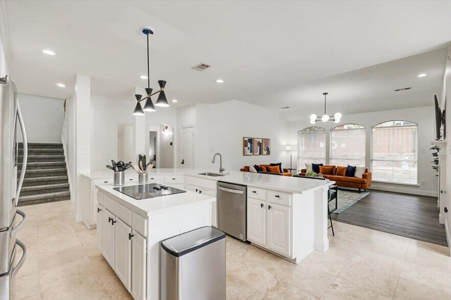Building Photo - 4205 Vista Creek Dr