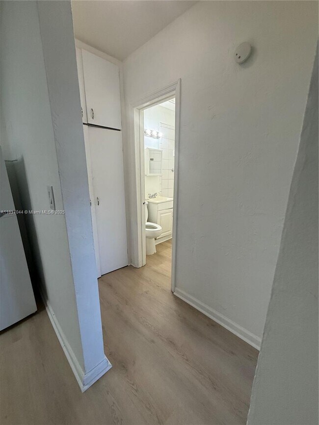 Building Photo - 1845 Pembroke Rd