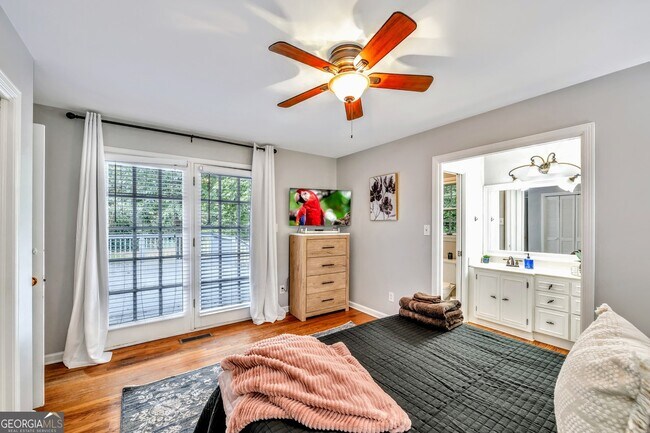 Building Photo - 801 Mockingbird Ln