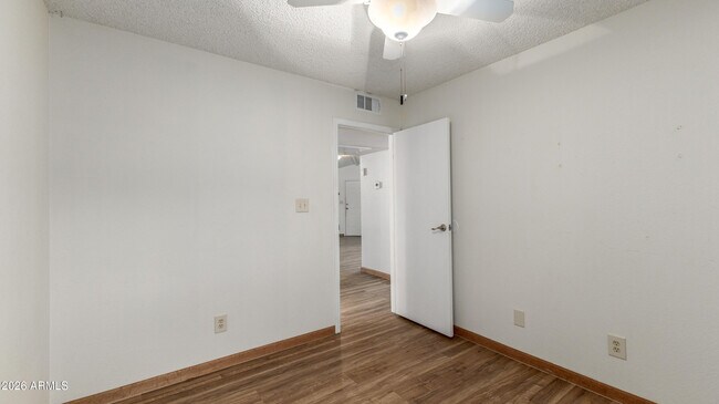 Building Photo - 16402 N 31st St