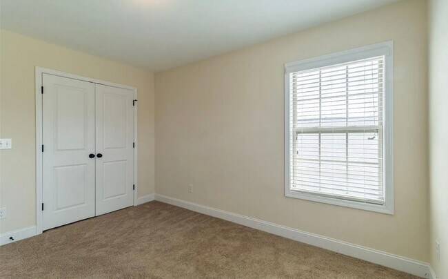 Building Photo - Stunning 3 Bedroom, 2.5 Bathroom- Concord Park in Cayce! Available July 2026!