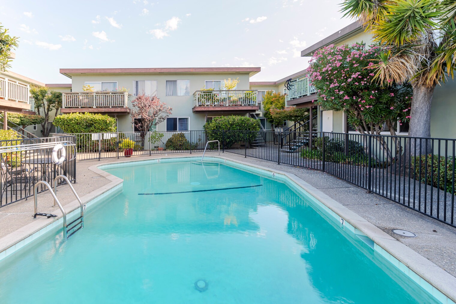 Building Photo - 1941 California St