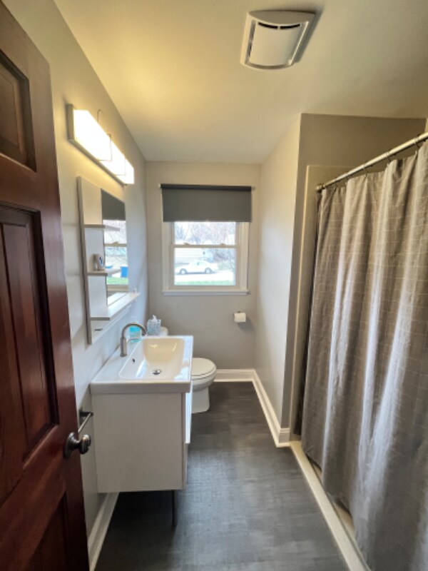 Building Photo - 8024 Outlook Dr