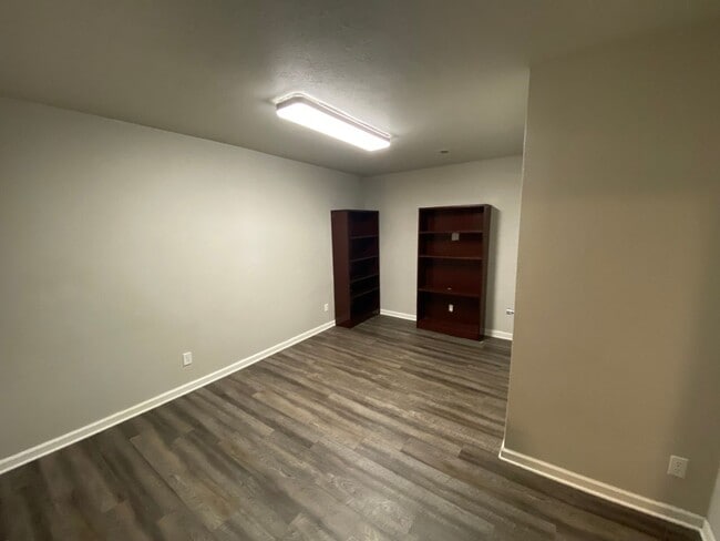 Building Photo - AVAILABLE NOW: GORGEOUS TOWNHOME $2,000/Month