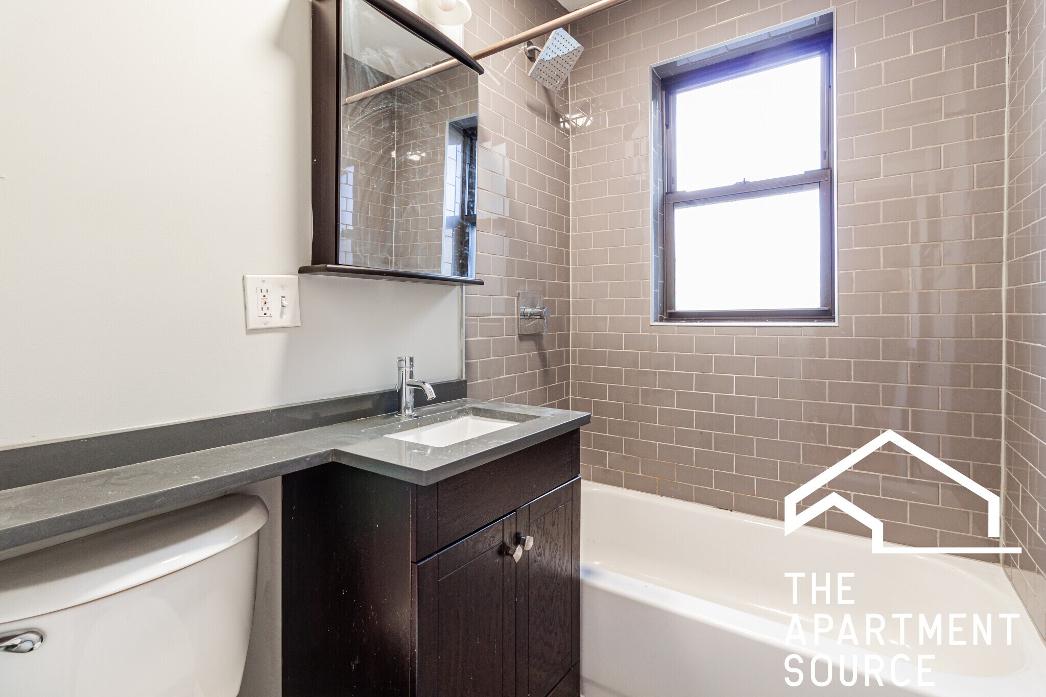 Building Photo - 4546 N Damen Ave